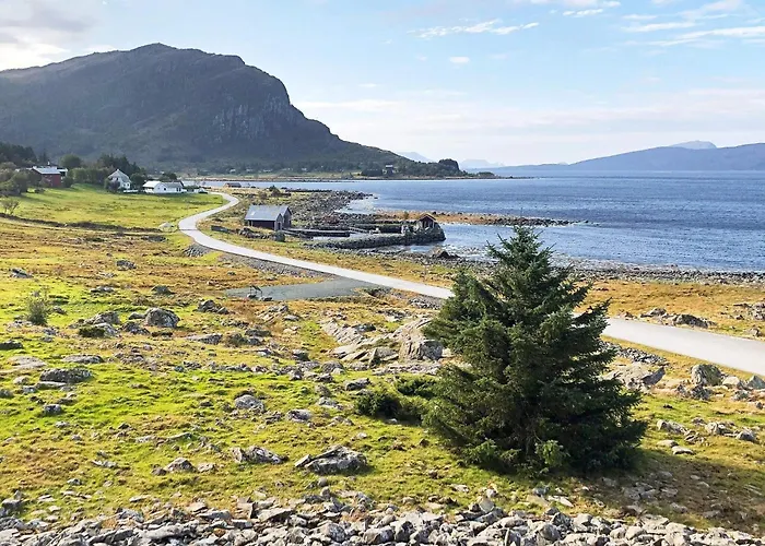 5 Person In Svelgen-by Traum